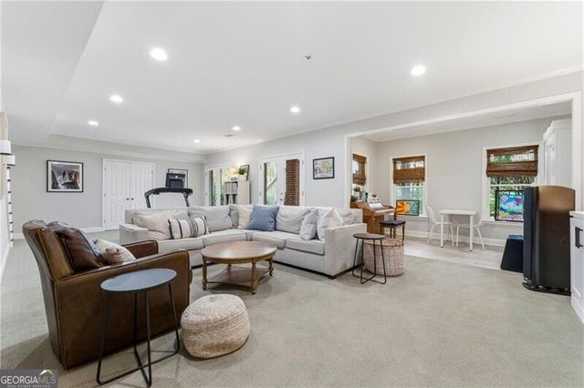 633 Longwood Drive NW, Atlanta, GA 30305