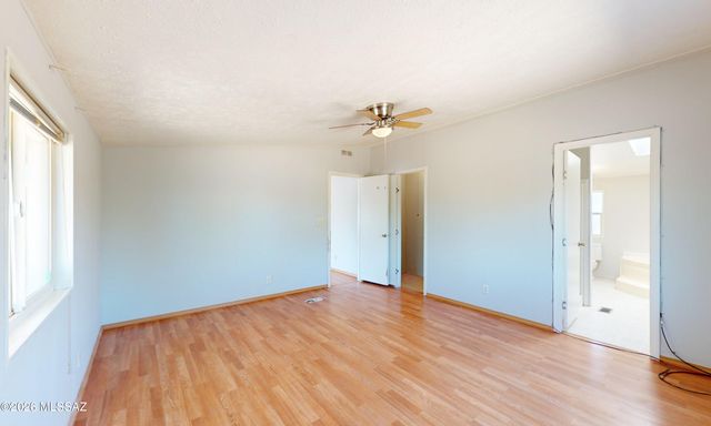9054 W Snyder Hill Road, Tucson, AZ 85735