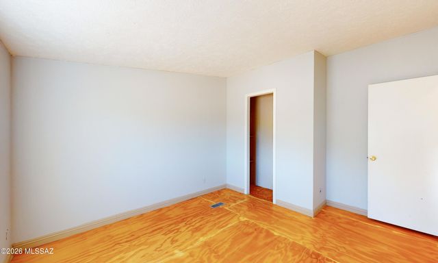 9054 W Snyder Hill Road, Tucson, AZ 85735