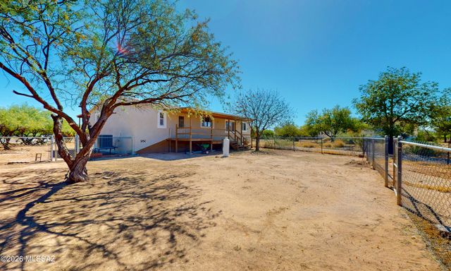 9054 W Snyder Hill Road, Tucson, AZ 85735