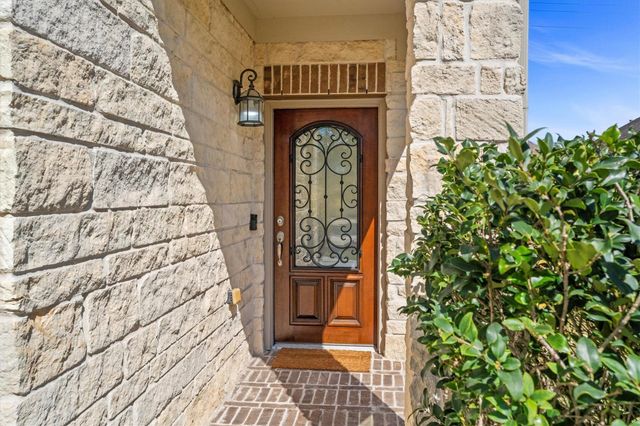 24710 Fawn Ridge Forest Drive, Spring, TX 77373