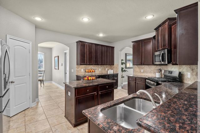 24710 Fawn Ridge Forest Drive, Spring, TX 77373