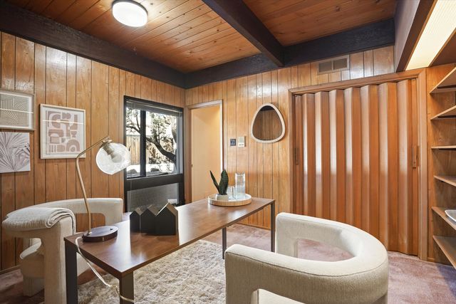 3303 La Sala Del Este NE, Albuquerque, NM 87111