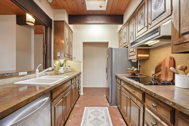 3303 La Sala Del Este NE, Albuquerque, NM 87111