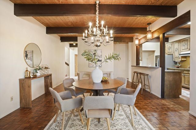 3303 La Sala Del Este NE, Albuquerque, NM 87111