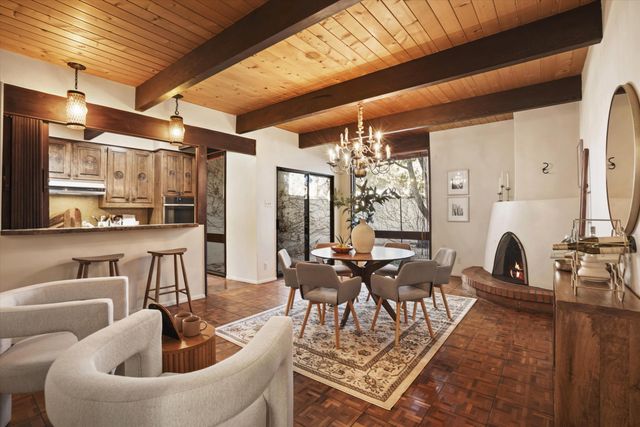 3303 La Sala Del Este NE, Albuquerque, NM 87111