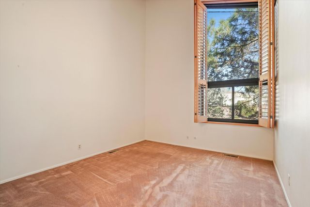 3303 La Sala Del Este NE, Albuquerque, NM 87111