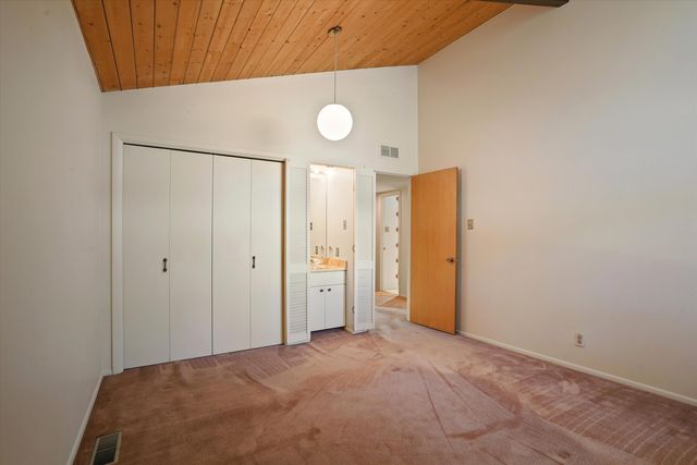 3303 La Sala Del Este NE, Albuquerque, NM 87111