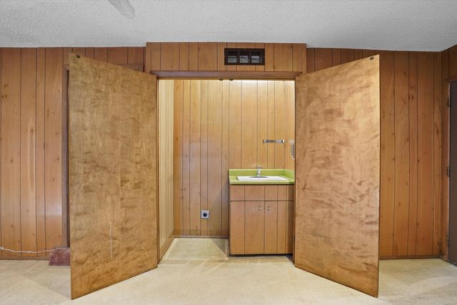 3303 La Sala Del Este NE, Albuquerque, NM 87111