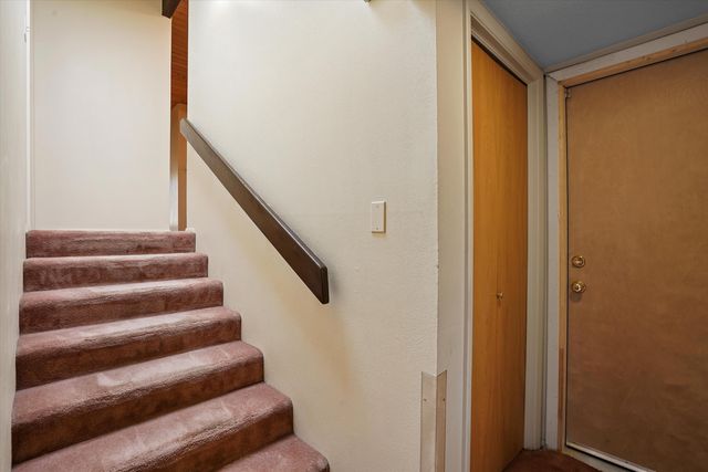 3303 La Sala Del Este NE, Albuquerque, NM 87111