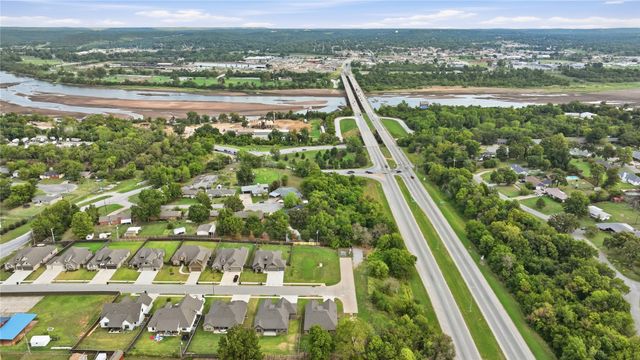 30 32nd Street, Sand Springs, OK 74063