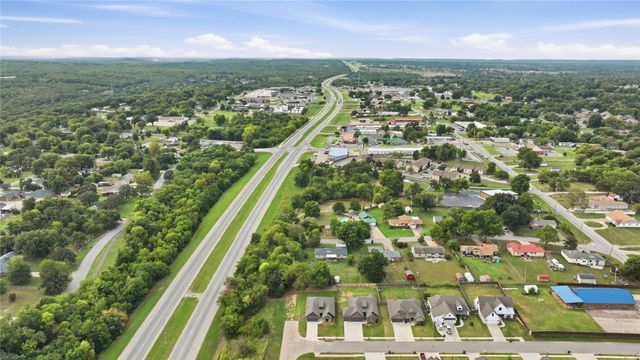 30 32nd Street, Sand Springs, OK 74063