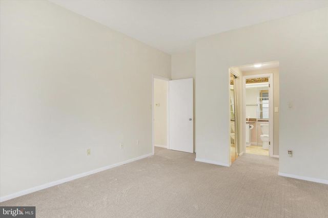 1071 LANCASTER BOULEVARD UN, Mechanicsburg, PA 17055