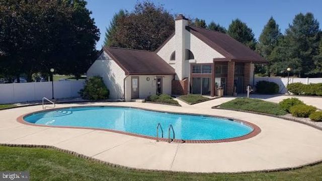 1071 LANCASTER BOULEVARD UN, Mechanicsburg, PA 17055