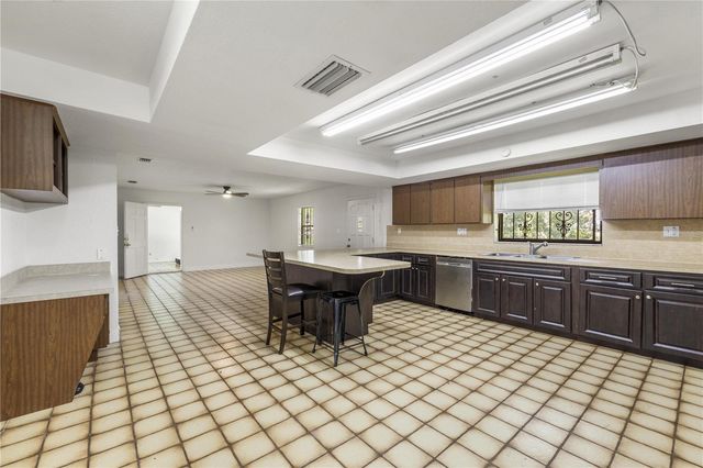 4803 EHRLICH ROAD B, Tampa, FL 33624
