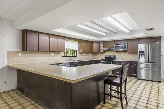 4803 EHRLICH ROAD B, Tampa, FL 33624