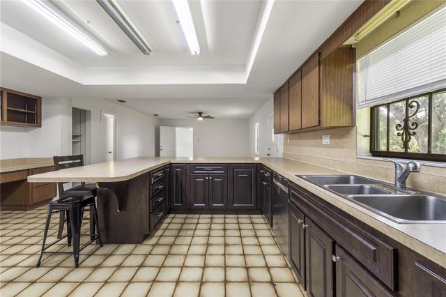 4803 EHRLICH ROAD B, Tampa, FL 33624