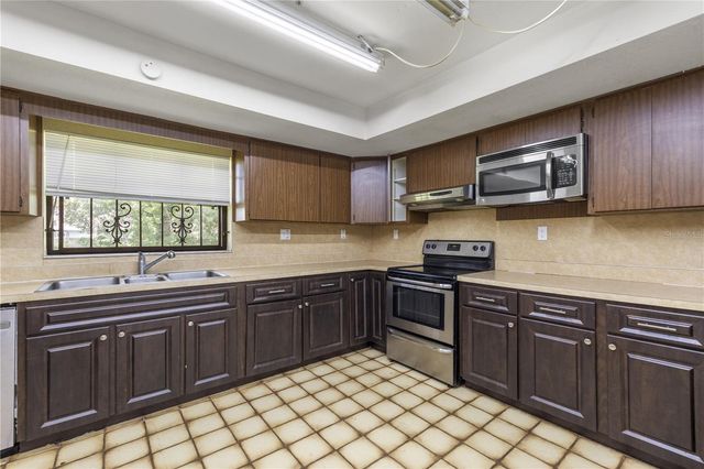4803 EHRLICH ROAD B, Tampa, FL 33624