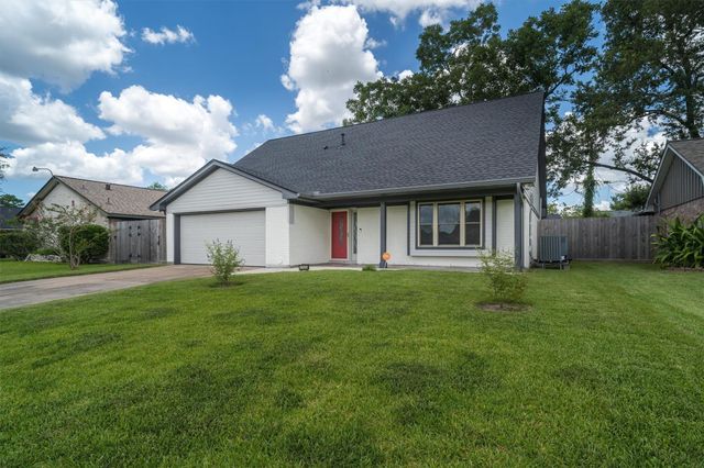 2108 Savanna Court N, League City, TX 77573