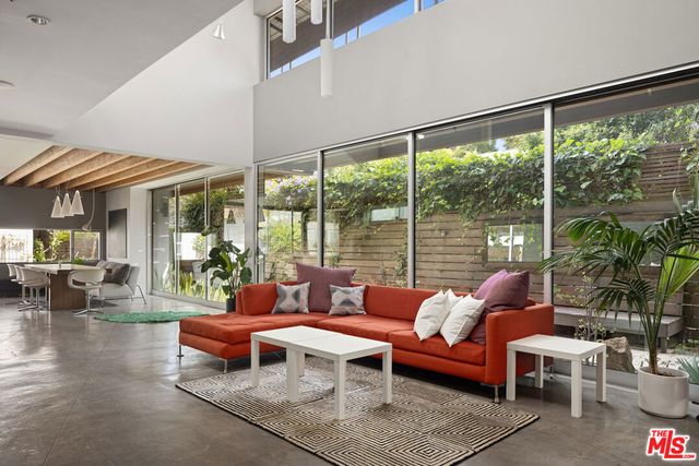 710 Milwood Avenue, Venice, CA 90291