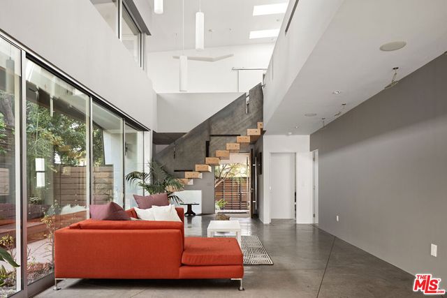 710 Milwood Avenue, Venice, CA 90291