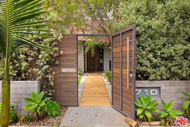 710 Milwood Avenue, Venice, CA 90291