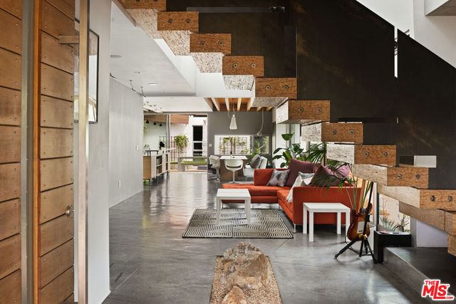 710 Milwood Avenue, Venice, CA 90291