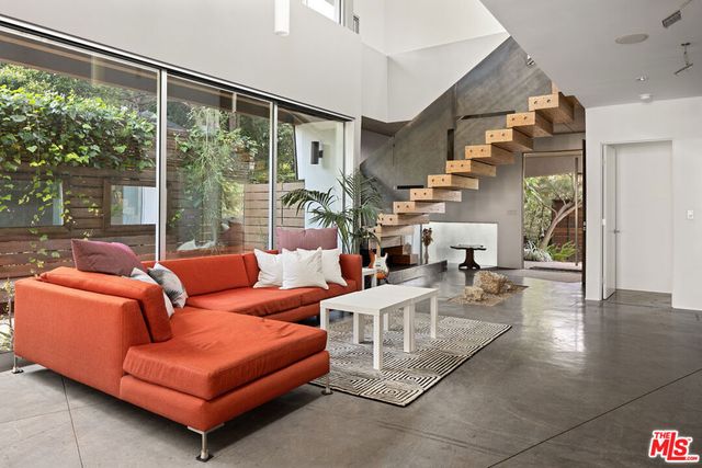 710 Milwood Avenue, Venice, CA 90291