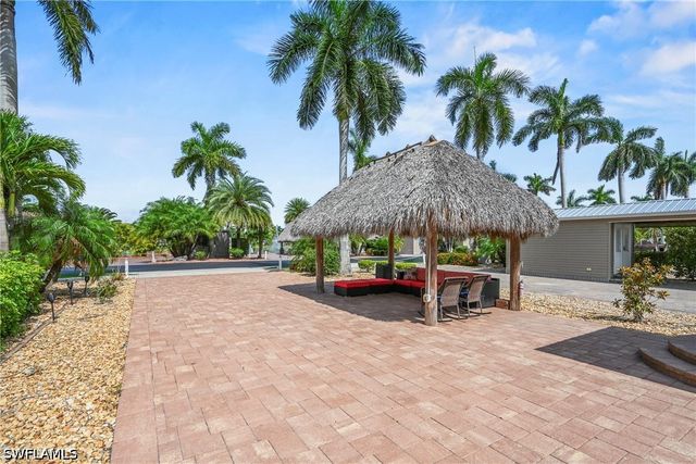 5300 Cypress Trail Resort CIR, Fort Myers, FL 33905