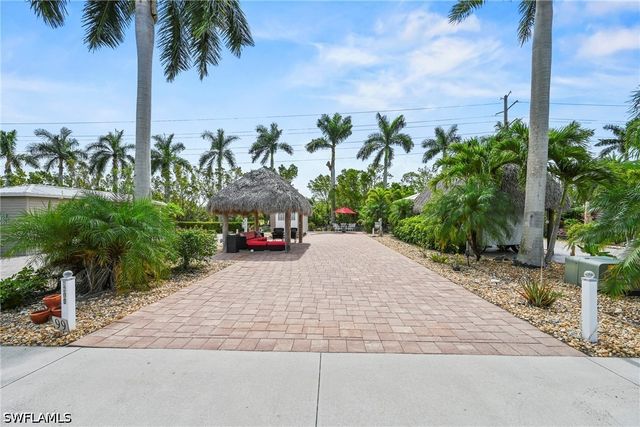5300 Cypress Trail Resort CIR, Fort Myers, FL 33905