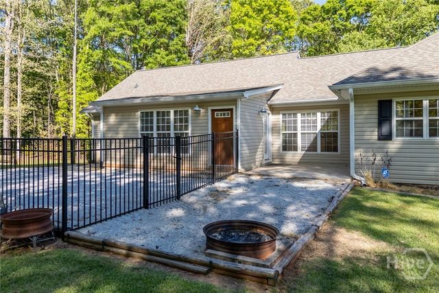 26 Tuxedo Drive, Commerce, GA 30529