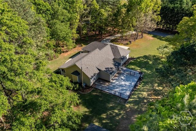 26 Tuxedo Drive, Commerce, GA 30529