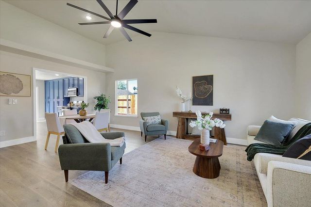 1924 Pebble Beach Dr, Yuba City, CA 95993