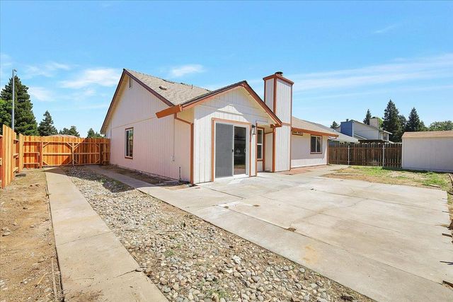 1924 Pebble Beach Dr, Yuba City, CA 95993