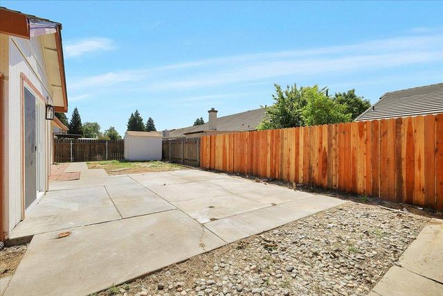 1924 Pebble Beach Dr, Yuba City, CA 95993