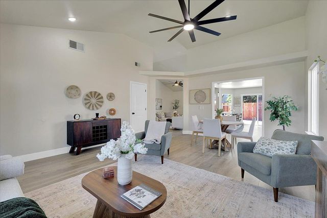 1924 Pebble Beach Dr, Yuba City, CA 95993