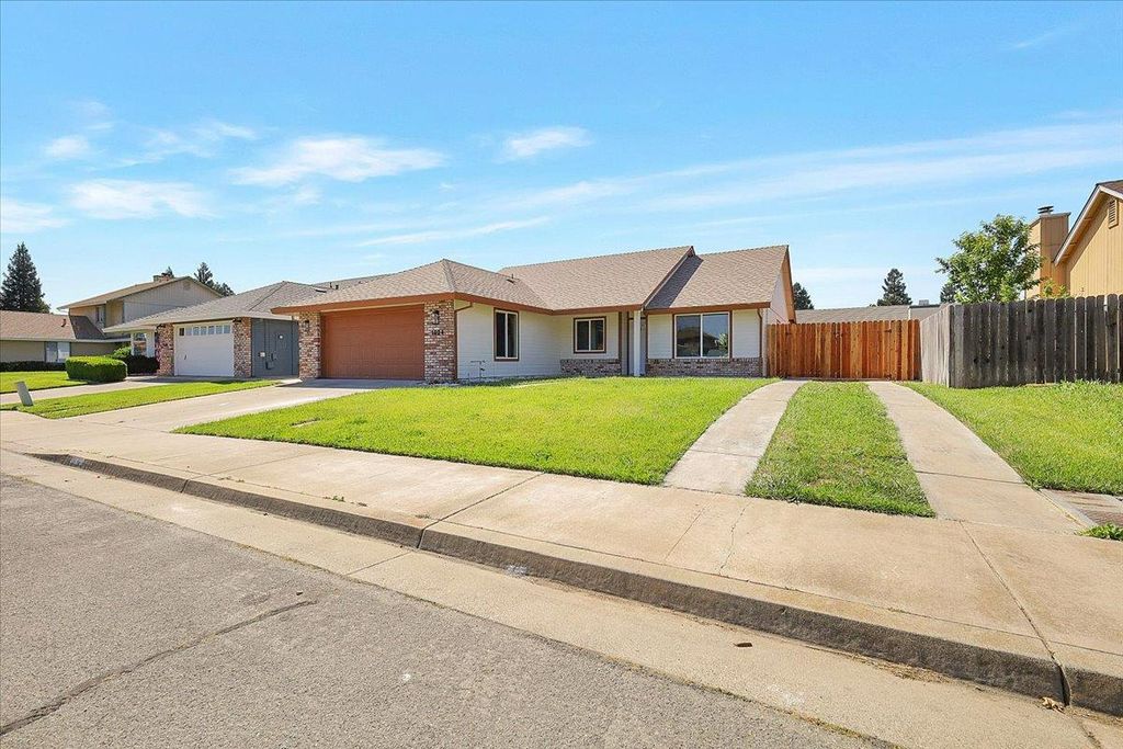 1924 Pebble Beach Dr, Yuba City, CA 95993