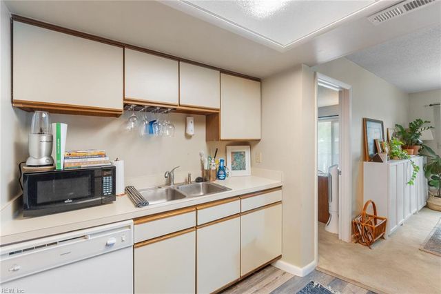 694 Rivers RCH, Virginia Beach, VA 23452