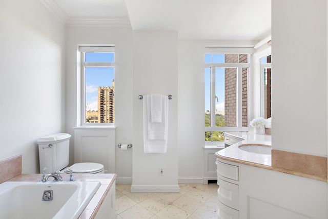 25 Central Park W Apt 21Q, New York City, NY 10023