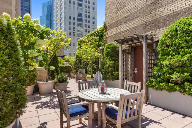 25 Central Park W Apt 21Q, New York City, NY 10023