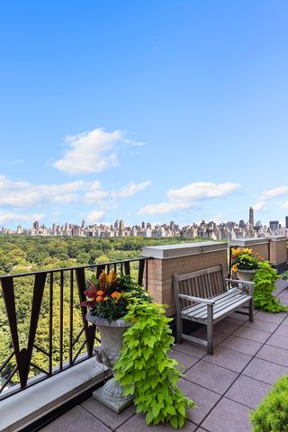 25 Central Park W Apt 21Q, New York City, NY 10023