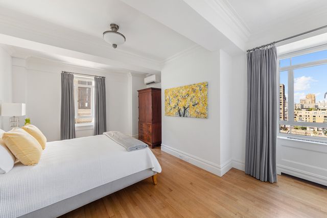 25 Central Park W Apt 21Q, New York City, NY 10023
