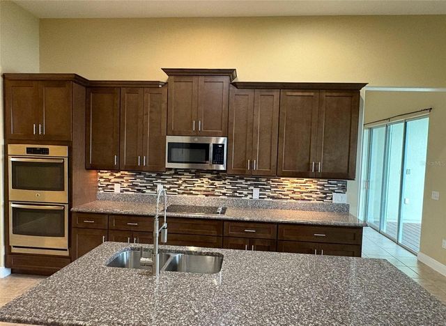 3700 PARADISO CIRCLE, Kissimmee, FL 34746