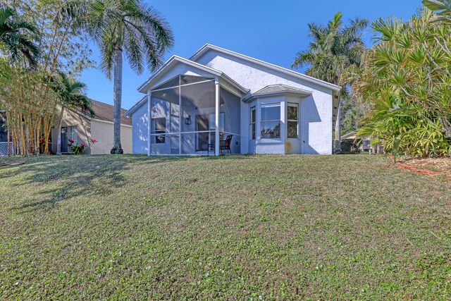 357 Hammocks Trail, Greenacres, FL 33413