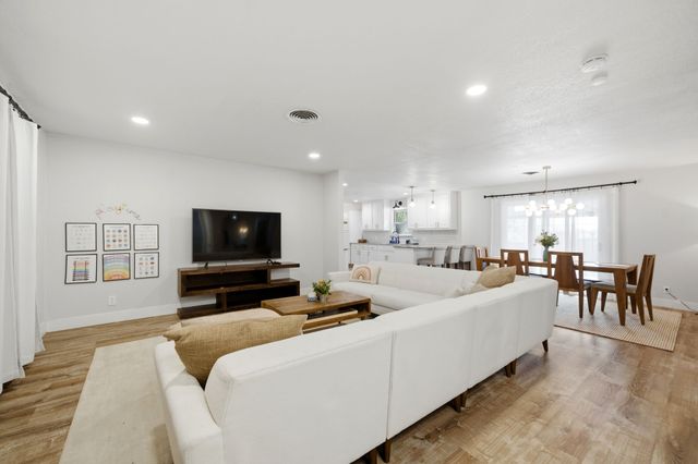 1915 Milam Street, Fort Worth, TX 76112