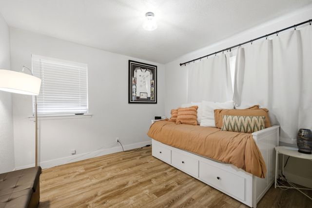 1915 Milam Street, Fort Worth, TX 76112