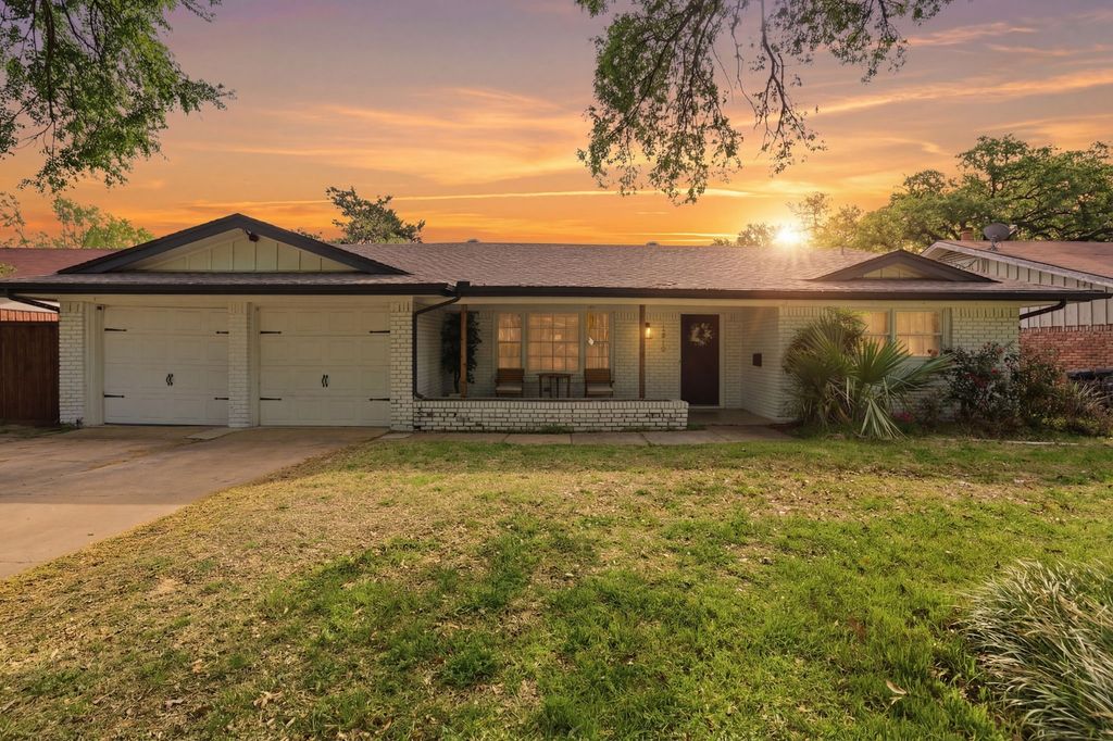 1915 Milam Street, Fort Worth, TX 76112