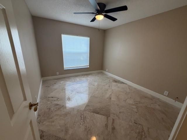 5182 NW 48th Ave, Coconut Creek, FL 33073