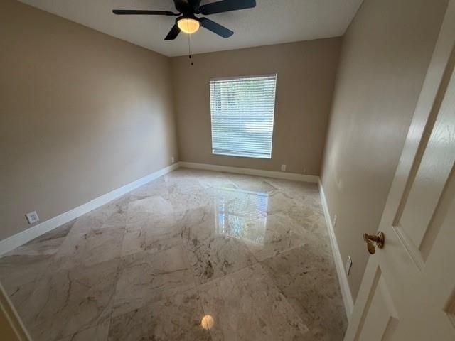 5182 NW 48th Ave, Coconut Creek, FL 33073