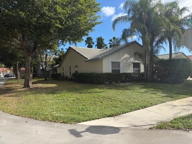 5182 NW 48th Ave, Coconut Creek, FL 33073